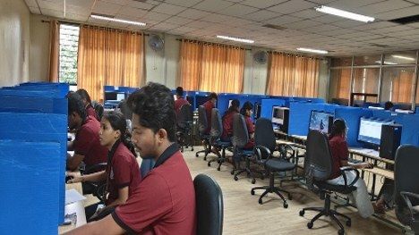 Laboratory A112A, students at workstations