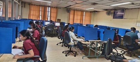 Laboratory A123B, students at workstations