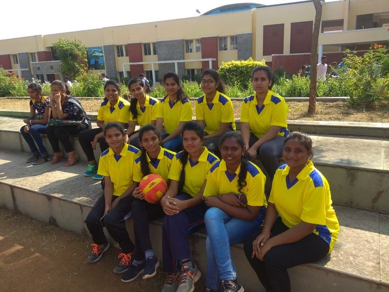 The college throwball team