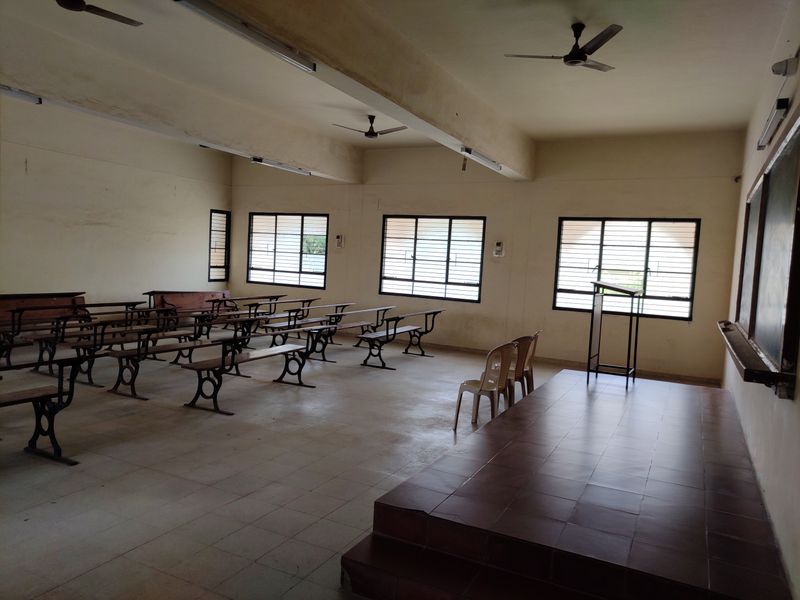 Classroom CV001