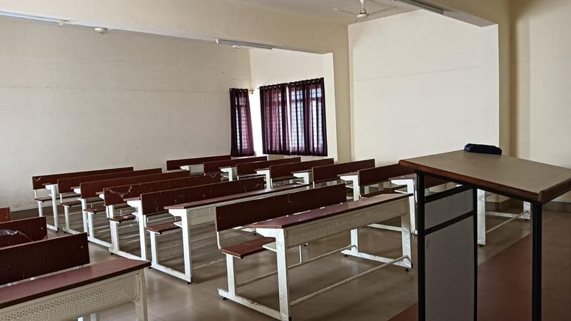 Classroom M405