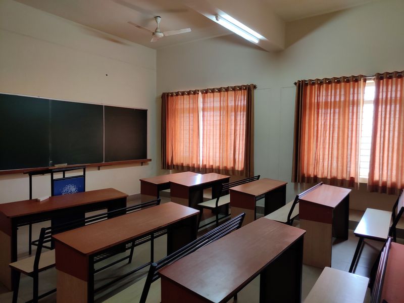Classroom CV207