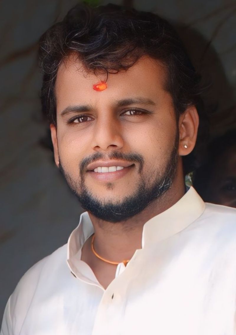 D S Punith, Peon